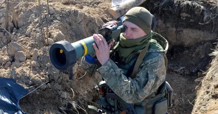 How did electronic warfare help Russia turn the tide in the tough battle in Donbass?