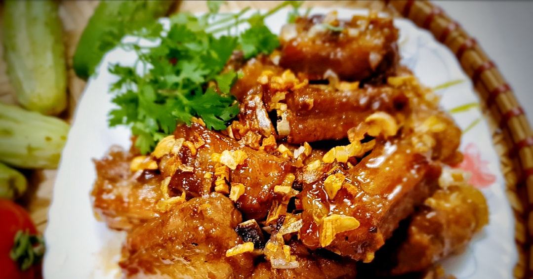 The seasoning for marinating young ribs is the best, processing sweet and sour fried ribs to create an attractive aroma