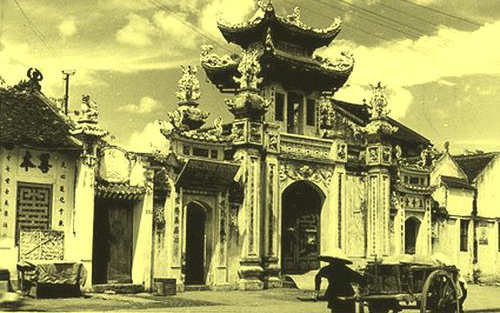 Which temple is the place where King Le Thanh Tong “meet”… the fairy?