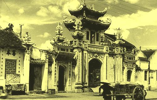 Which temple is the place where King Le Thanh Tong 