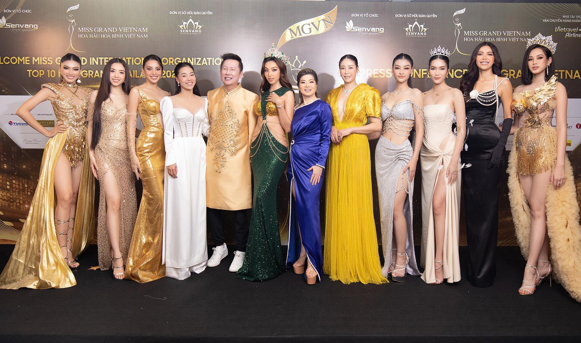 Hoa hậu Thùy Tiên đeo trang sức giá &quot;khủng&quot; xuất hiện giữa lùm xùm tranh chấp tên Hoa hậu Hòa bình Việt Nam - Ảnh 8.