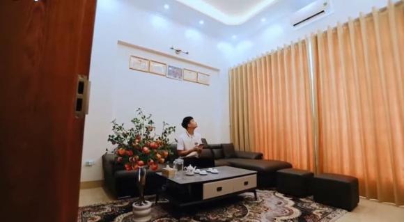 Midfielder Hoang Duc shows off a villa worth tens of billions of dong in his hometown - Photo 5.