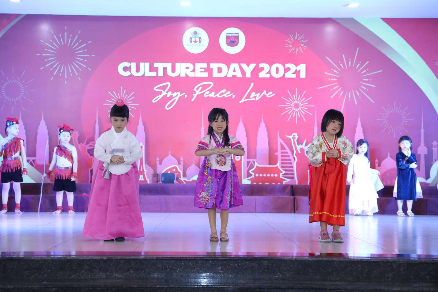 Culture day 2021: Sự kiện văn hoá đa sắc màu của Sunshine Maple Bear - Ảnh 2.