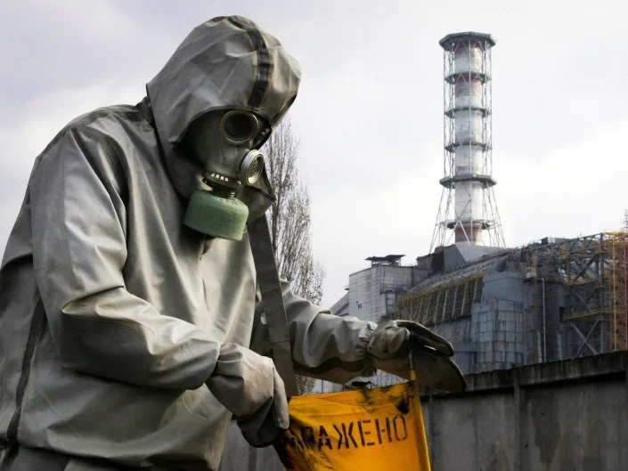 Chiến sự Ukraine:Bất ngờ 'thứ hảo hạng' lính Nga bỏ lại ở nhà máy hạt nhân Chernobyl khi vội rút lui - Ảnh 1.