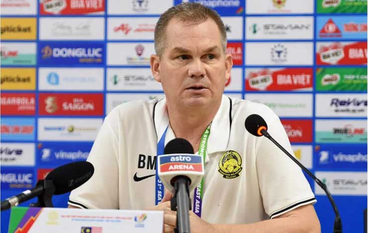 HLV Maloney (U23 Malaysia): &quot;Tôi không hiểu vì sao trọng tài lại rút thẻ đỏ&quot; - Ảnh 1.