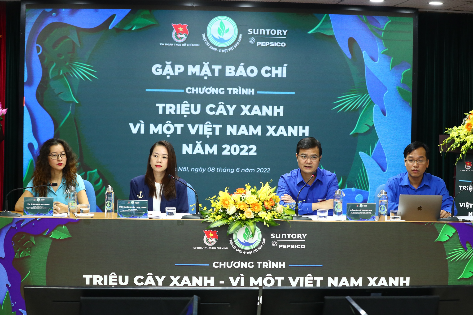 Bí thư Thường trực T.Ư Đoàn: Thanh niên sẽ trồng 60.000 cây xanh trong năm 2022 - Ảnh 1.