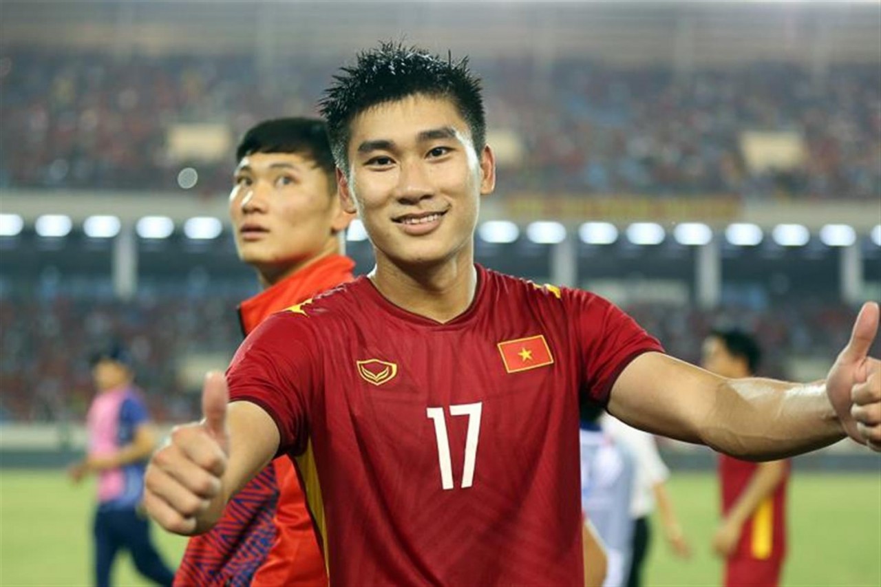 Clip: Nhâm Mạnh Dũng đánh đầu mở tỷ số cho U23 Việt Nam - Ảnh 1.