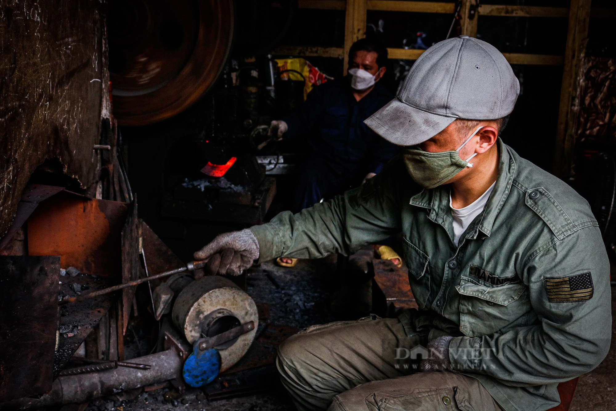 Bao giờ làng nghề rèn hàng trăm năm tại Hà Nội có khu sản xuất tập trung? - Ảnh 3.