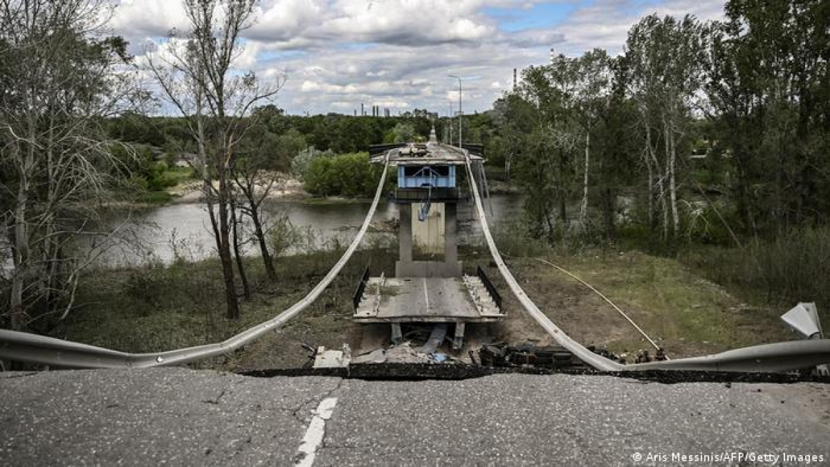 Under shelling 24 hours a day, Ukraine had to make a 