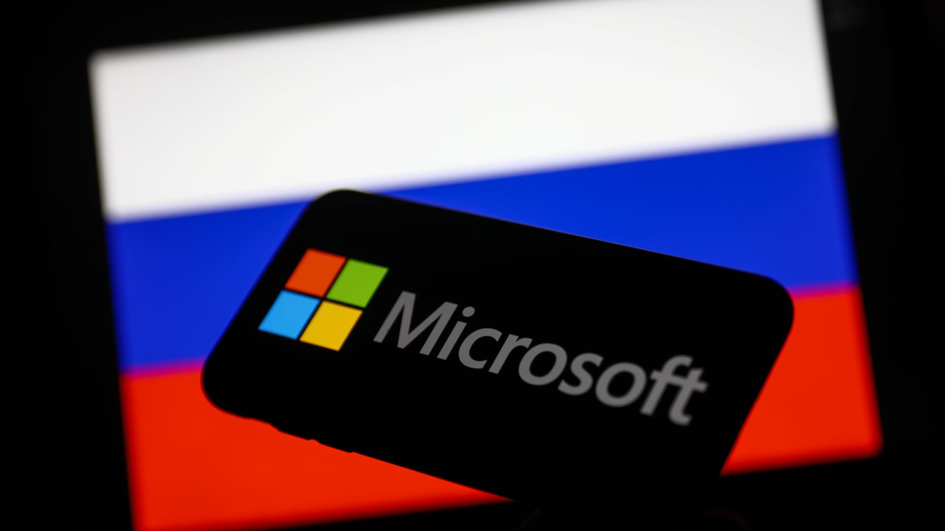 Microsoft is not the first large multinational company to suspend or stop doing business in Russia.  Many Western companies, including Dell, Apple, Nike and Adidas, have severed ties with Russia, closing stores or halting sales.  Photo: @AFP.