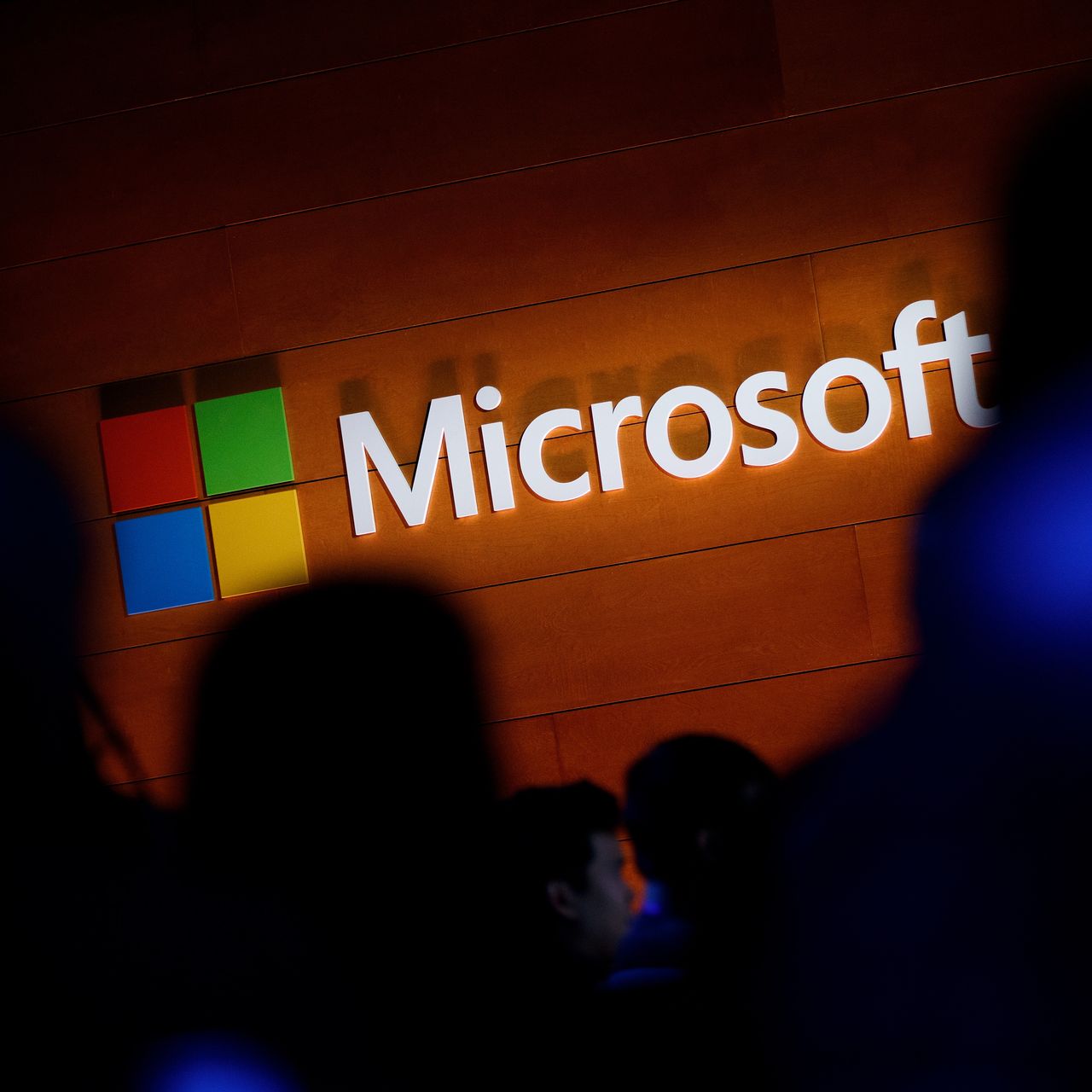 Microsoft 'dramatically downsizes' its business in Russia amid the ongoing invasion of Ukraine.  Photo: @AFP.