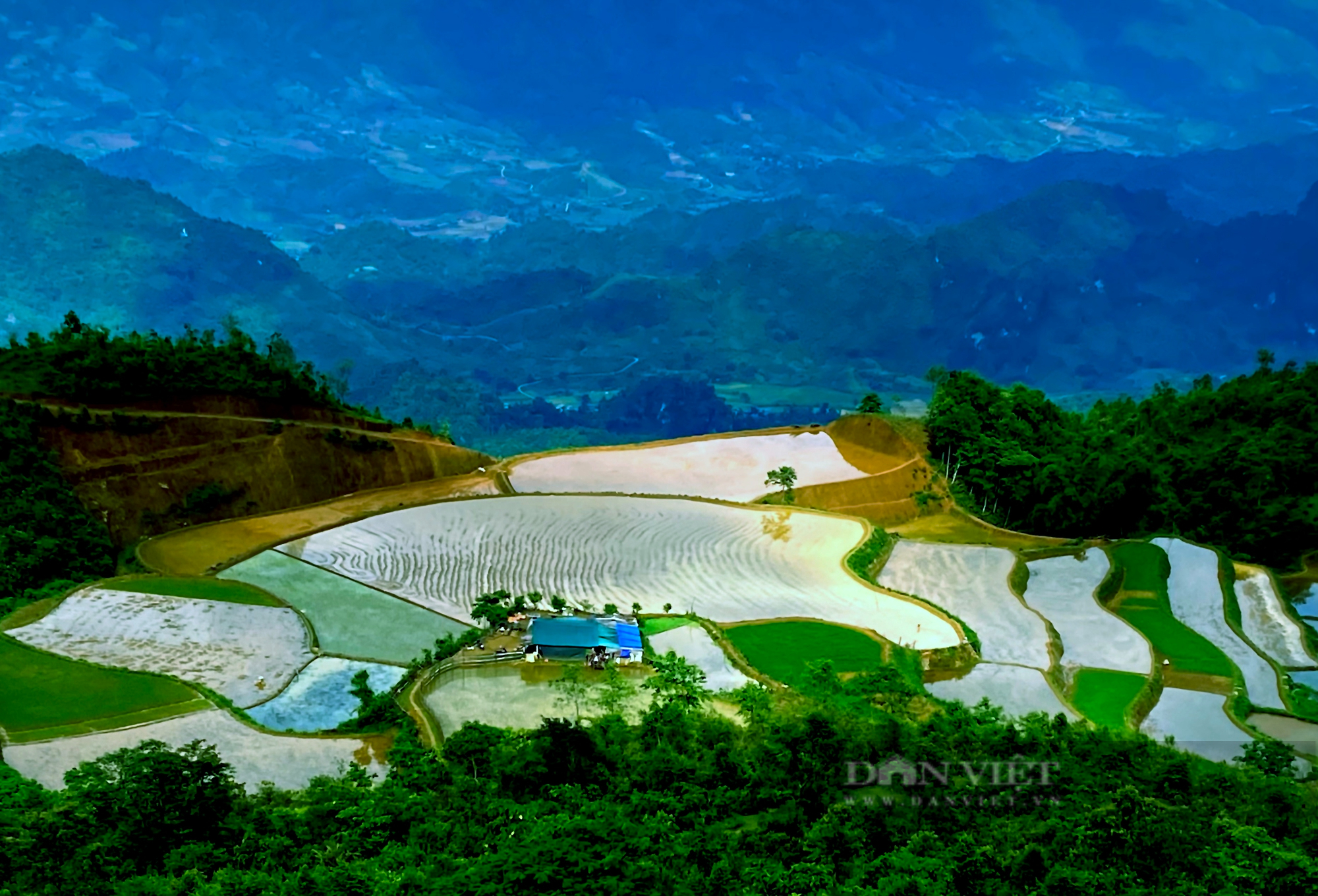 Lai Chau in the pouring water season - Photo 3.