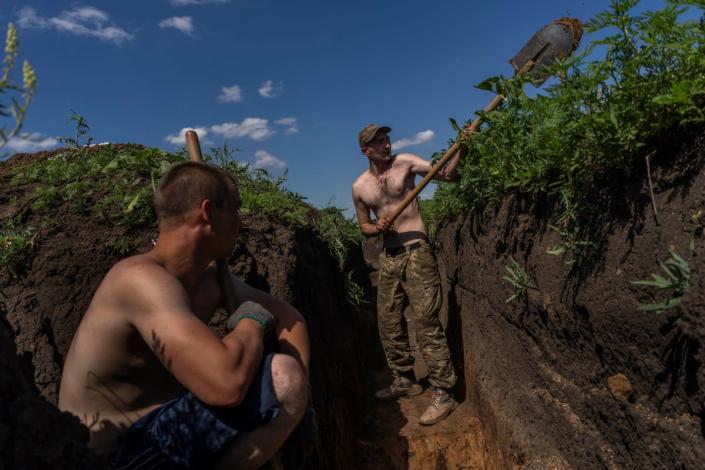 Chiến sự Nga-Ukraine ngày 9/6: 10.000 người bị mắc kẹt ở Severodonetsk; Nga sử dụng chiến đấu cơ Su-57 - Ảnh 1.