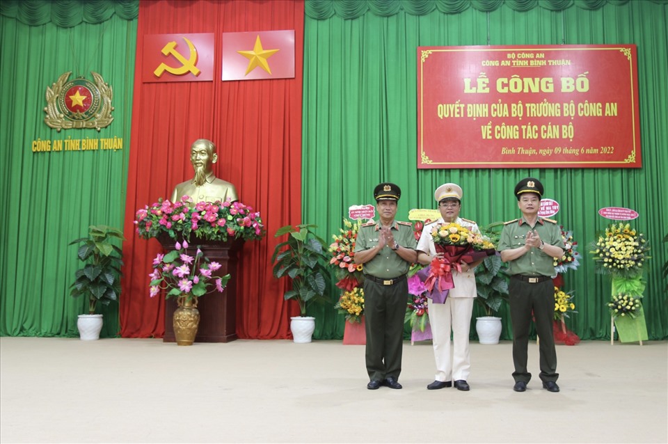 Bộ Công an bổ nhiệm Thượng tá Huỳnh Ngọc Liêm giữ chức Phó giám đốc Công an tỉnh Bình Thuận. - Ảnh 1.