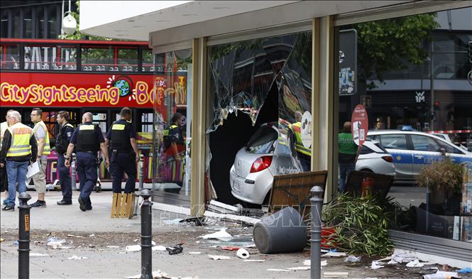 Car crash in Berlin, Germany: No Vietnamese victims - Photo 1.