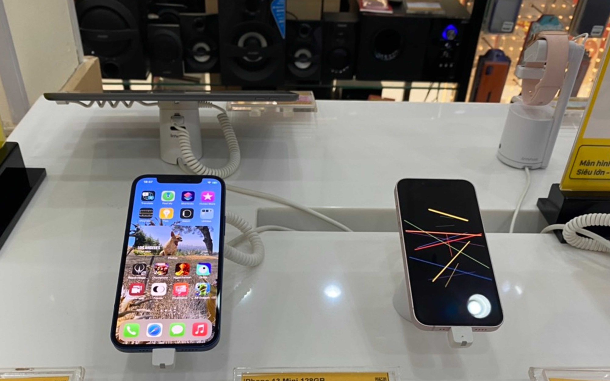 iPhone 12 discounts to stimulate Vietnamese market