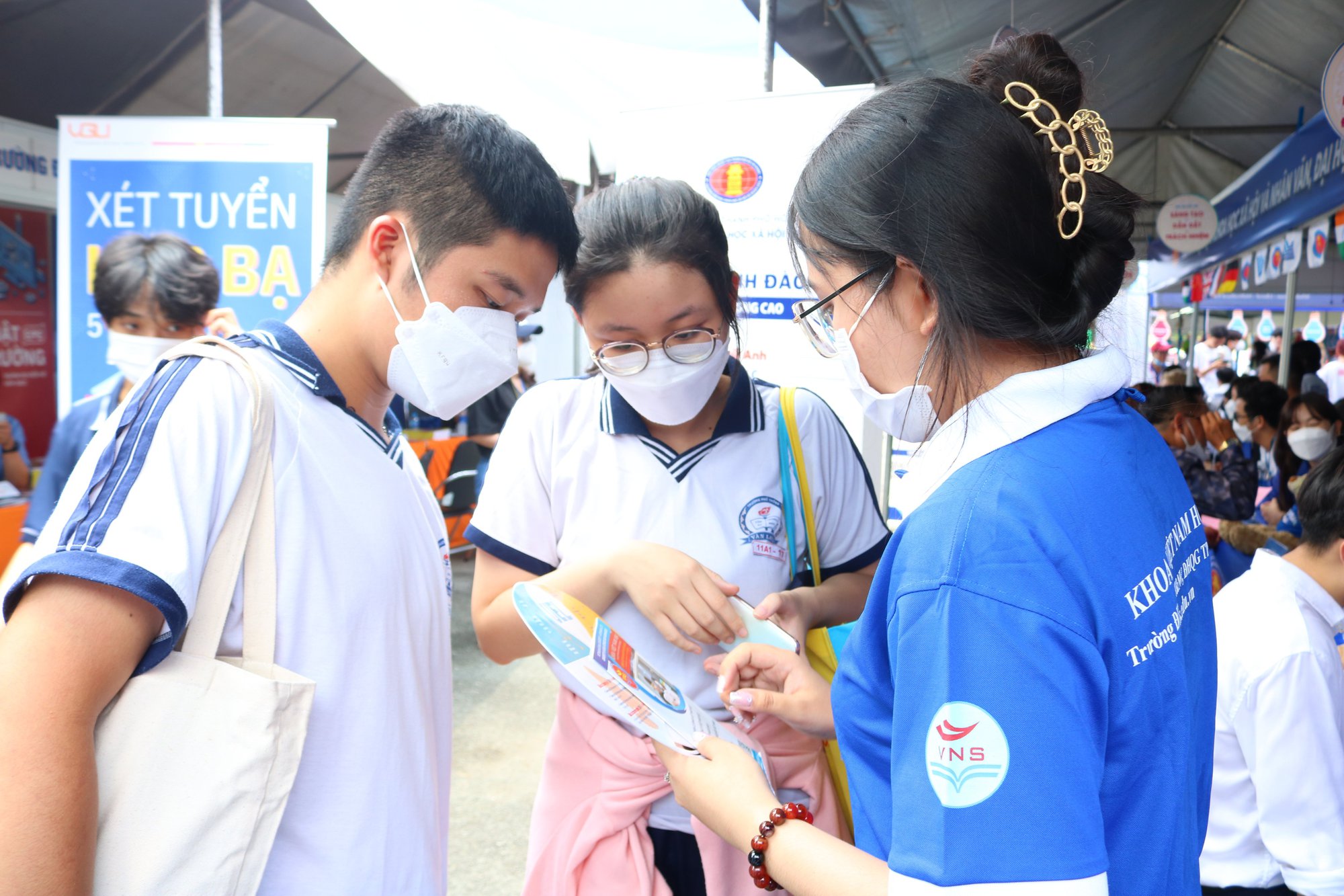 Nên chọn trường top hay ngành phù hợp: Ra trường nhận lương ngàn đô vẫn chưa hài lòng mới là thành công? - Ảnh 2.