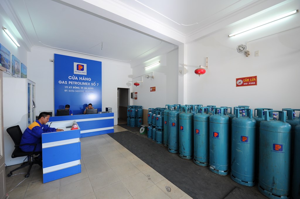 Giá gas tiếp tục giảm tháng thứ ba liên tiếp - Ảnh 1.