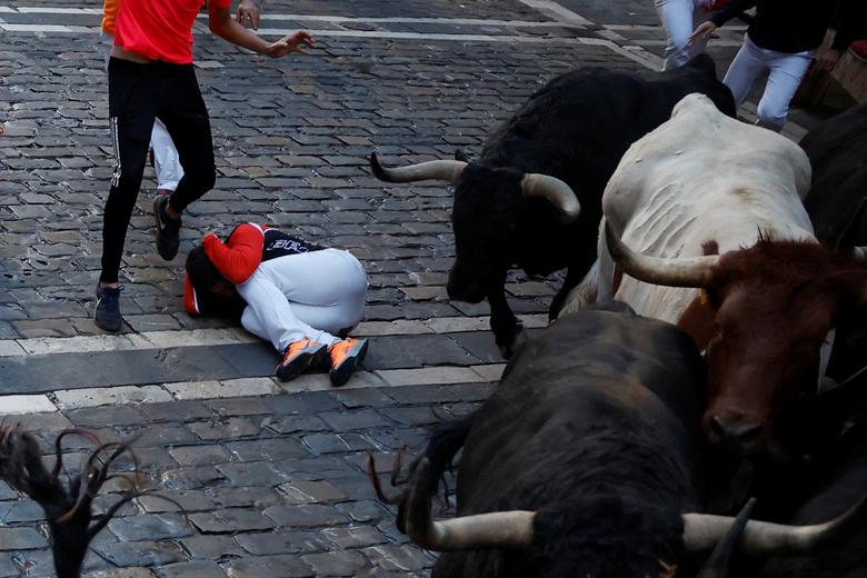 Hình ảnh Tây Ban Nha mở lễ hội đua với bò tót đầu tiên sau 3 năm - Ảnh 5.