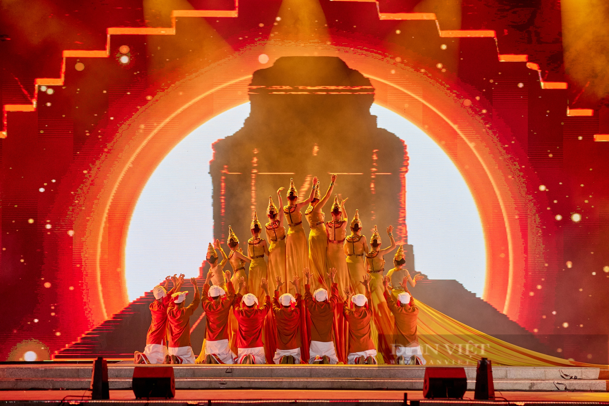 20 ngàn khán giả bùng nổ với đại nhạc hội quy mô lớn tại Đà Nẵng - Ảnh 6.