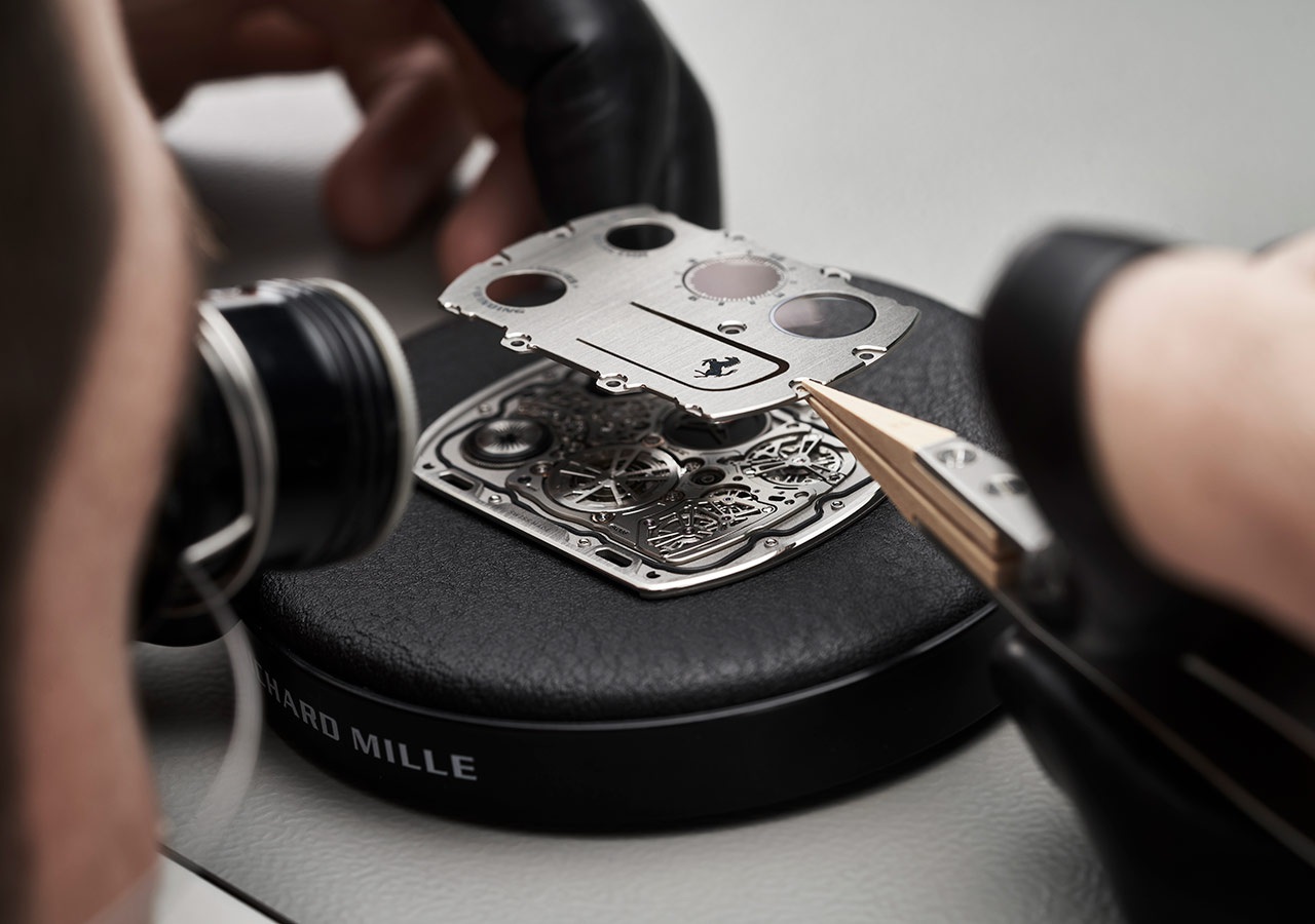 Ferrari và Richard Mille ra mắt mẫu đồng hồ cơ mỏng nhất thế giới - Ảnh 9.