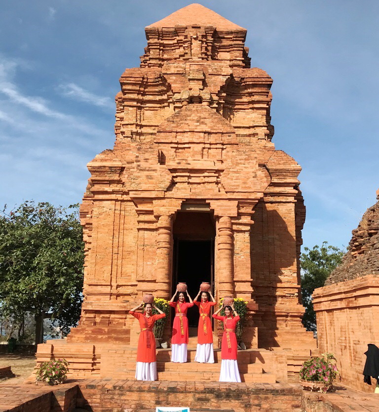Tháp Pô Sah Inư, nơi lưu dấu văn hóa của người Chăm ở Bình Thuận - Ảnh 1.