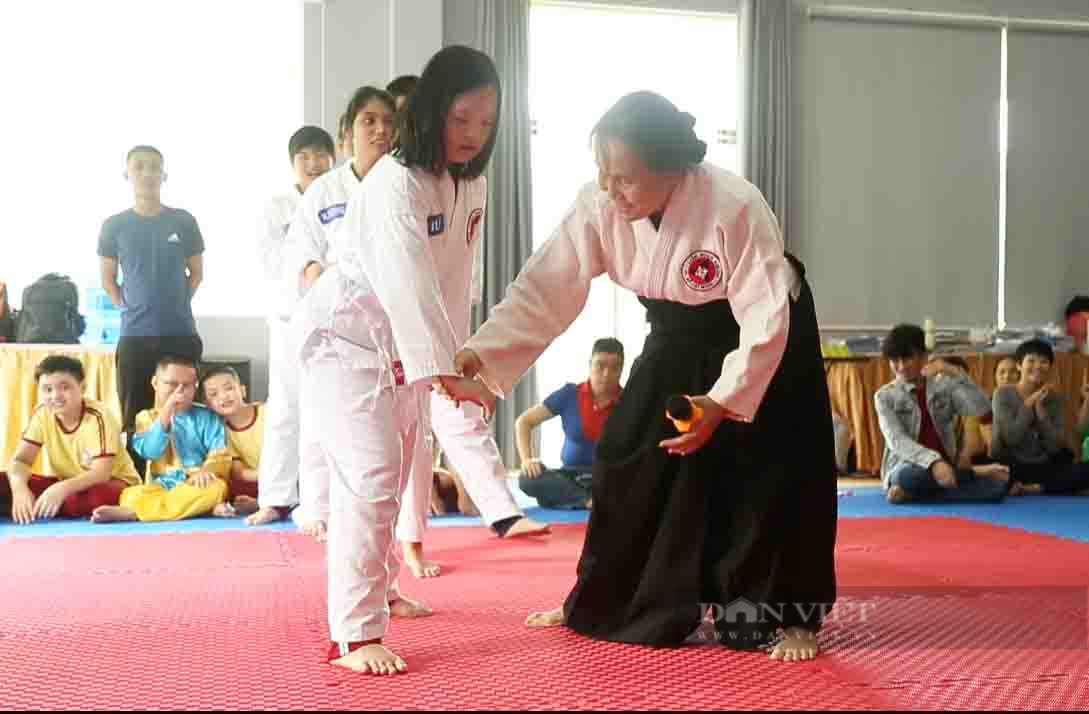 Nữ võ sư đầu tiên dạy võ cho trẻ thiểu năng trí tuệ - Ảnh 2.