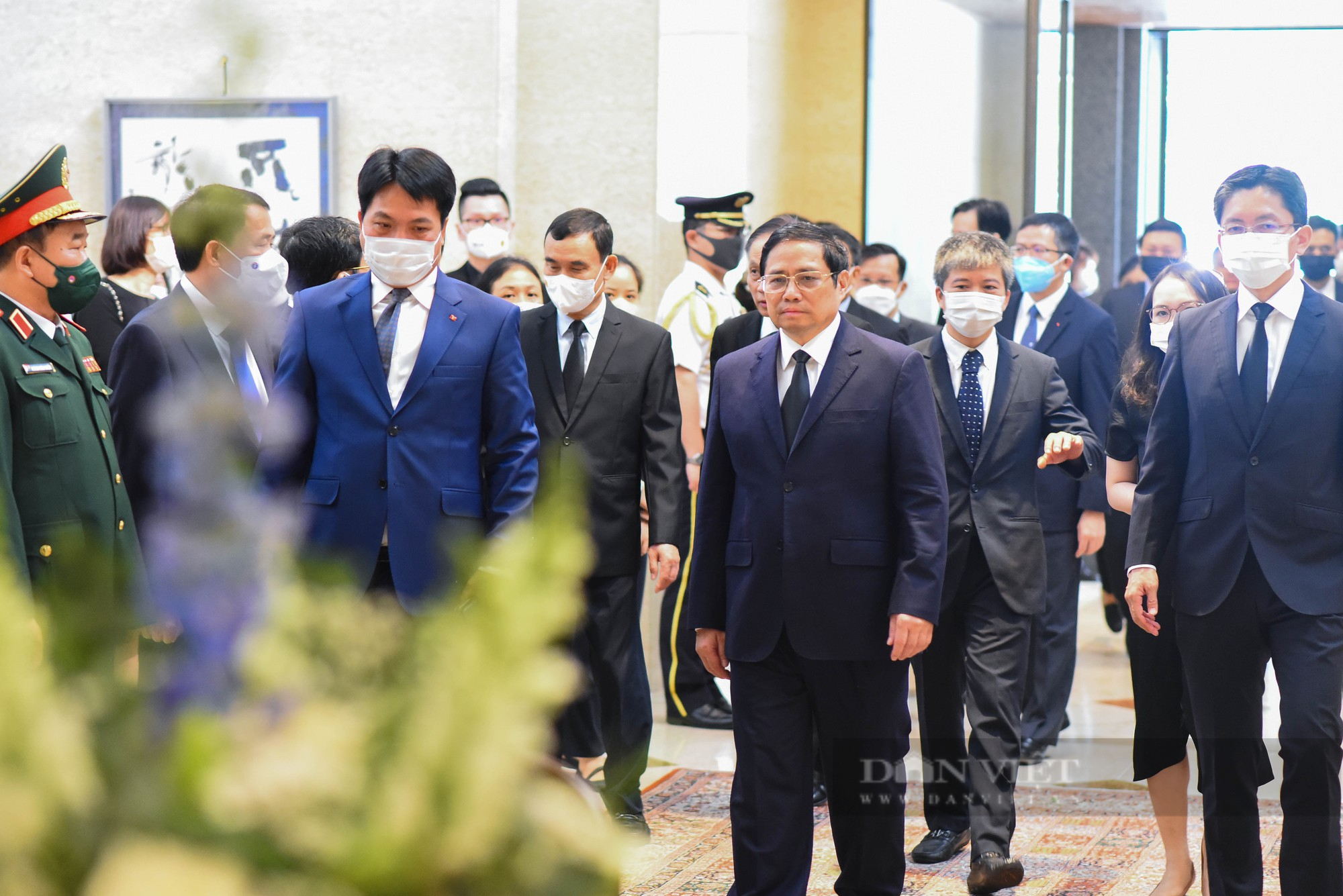 Ảnh: Chủ tịch nước, Thủ tướng ghi sổ tưởng niệm cố Thủ tướng Nhật Bản Abe Shinzo  - Ảnh 5.