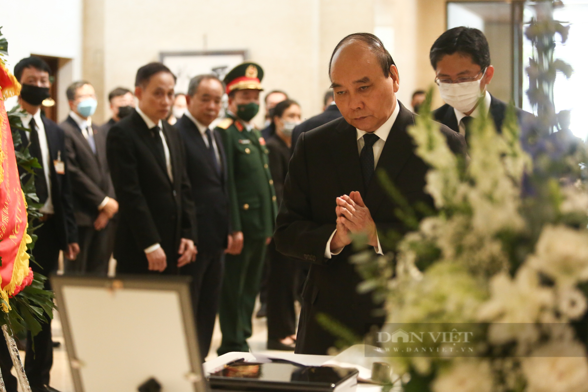 Toàn văn lời lãnh đạo Việt Nam ghi sổ tang, tưởng niệm cố Thủ tướng Abe Shinzo - Ảnh 7.