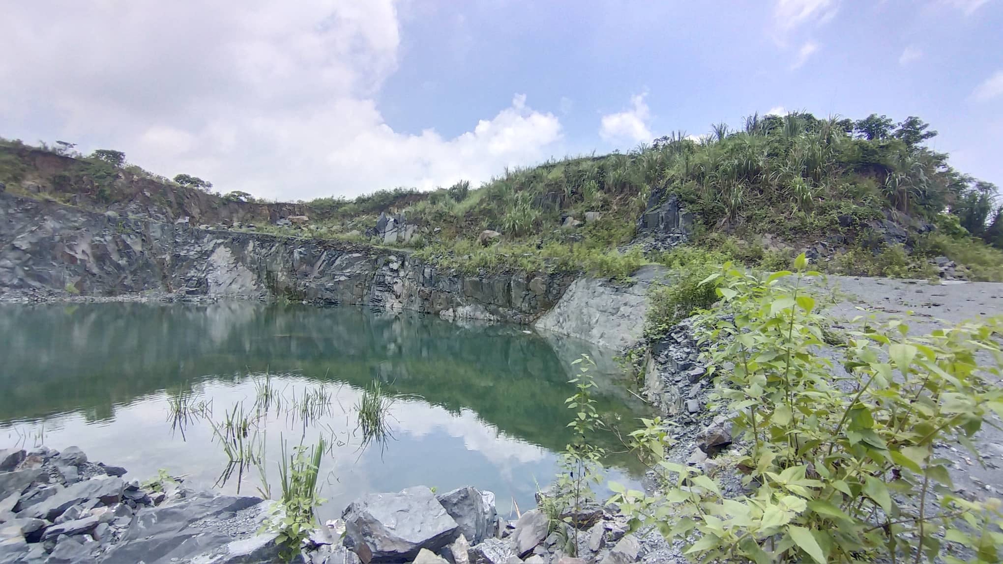 Hậu khai thác khoáng sản ở Hà Nội: Sẽ cưỡng chế việc đóng cửa mỏ và hoàn nguyên môi trường - Ảnh 3.