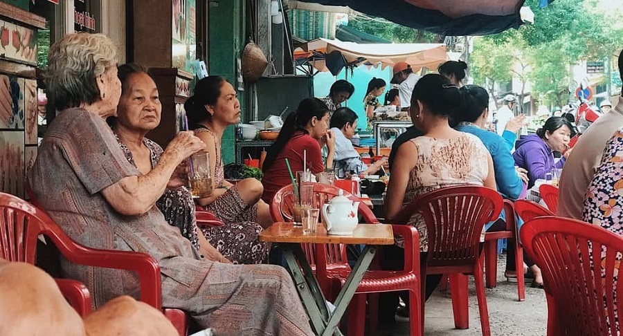 Đời sống vỉa hè Sài Gòn, không gian văn hoá bị bỏ quên - Ảnh 2.