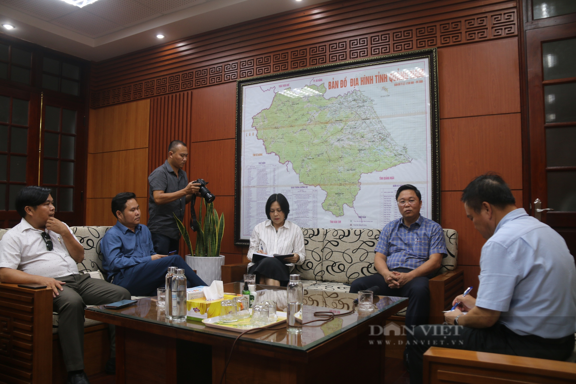 Quảng Nam: Lãnh đạo tỉnh cần gần gũi, gặp gỡ trao đổi trực tiếp với báo chí nhiều hơn - Ảnh 2.