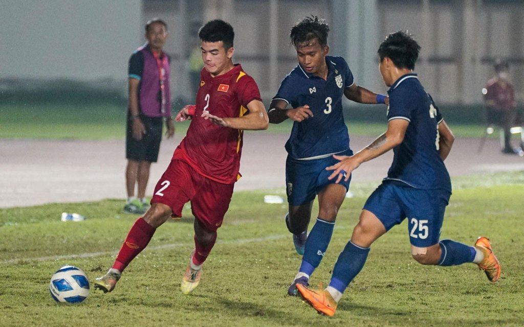 CĐV mỉa mai LĐBĐ Indonesia vì kiện... U19 Việt Nam và U19 Thái Lan