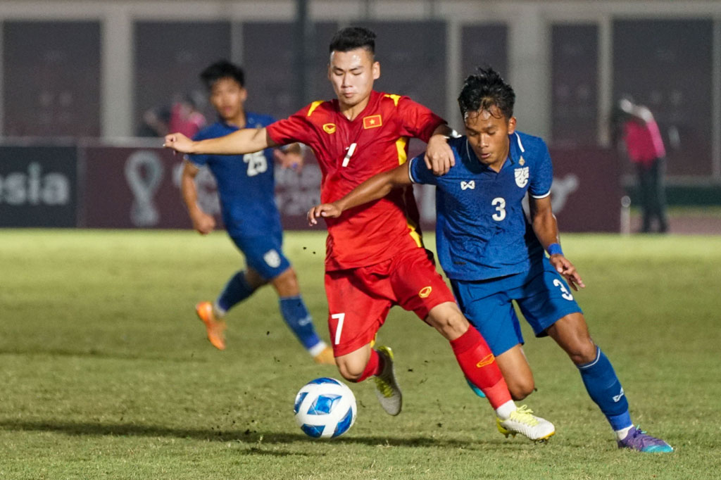 CĐV mỉa mai LĐBĐ Indonesia vì quyết định kiện U19 Việt Nam và U19 Thái Lan - Ảnh 1.