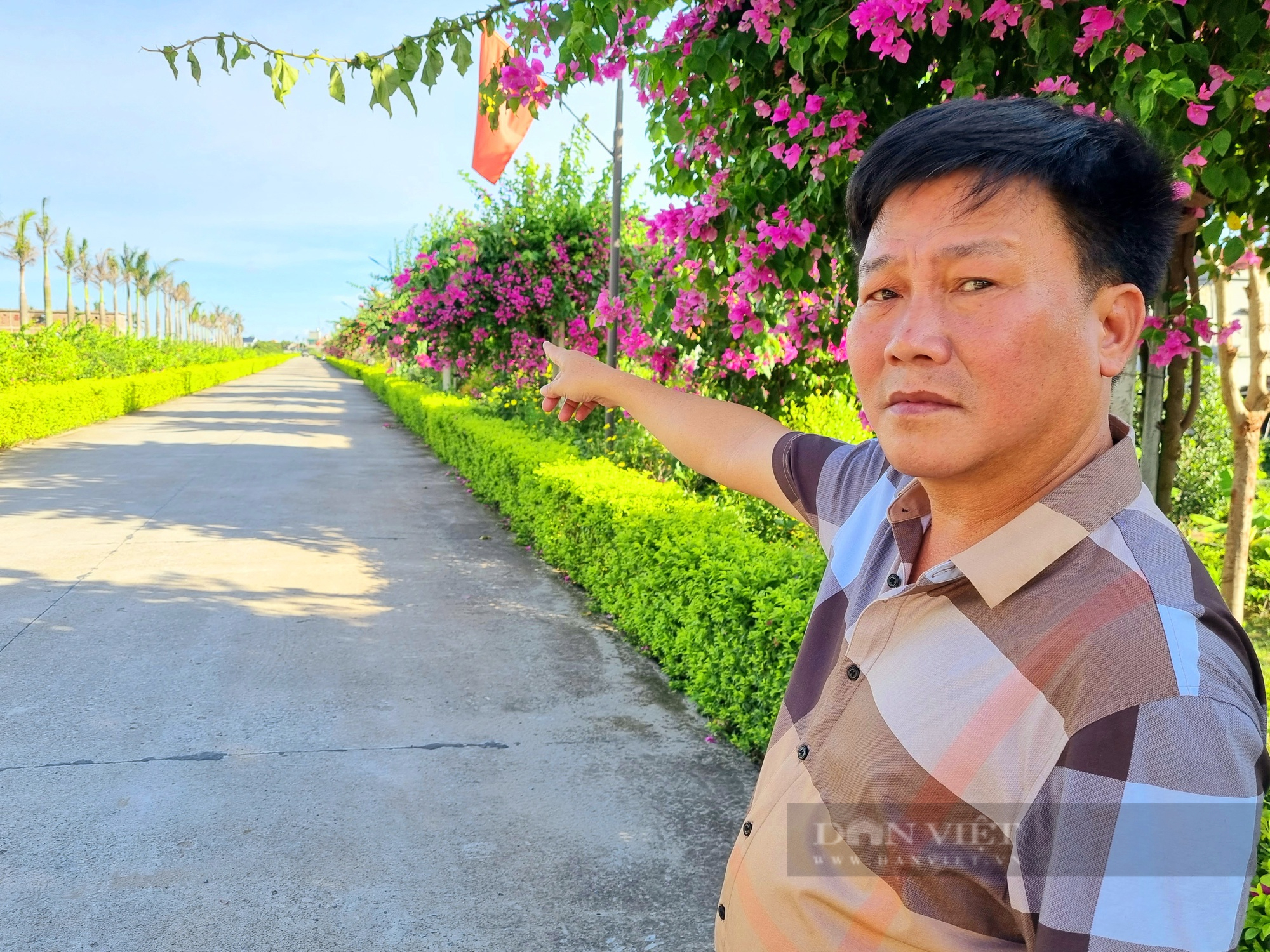 Rực rỡ con đường hoa đẹp như phim đang thu hút giới trẻ ở Ninh Bình - Ảnh 6.