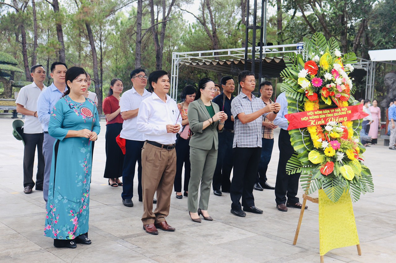 Hội Nông dân TP Hà Nội ký kết chương trình phối hợp với Hội Nông dân tỉnh Quảng Bình, Quảng Trị, Hà Tĩnh - Ảnh 4.