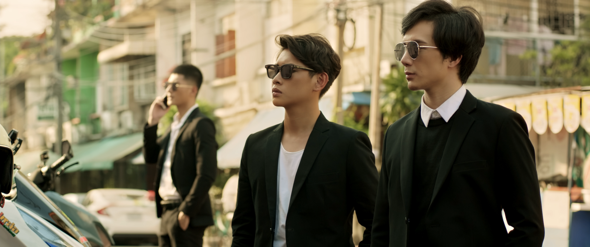Người tình ca sĩ Lệ Quyên xuất hiện cùng dàn nam thần Việt - Thái trong phim điện ảnh - Ảnh 6.