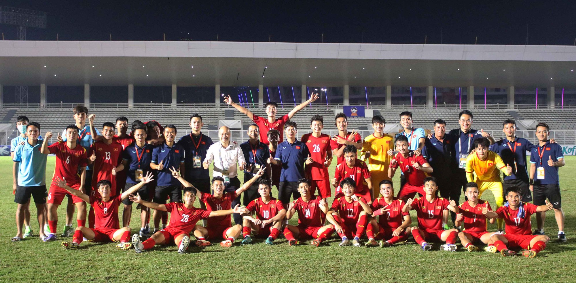 HLV Đinh Thế Nam &quot;làm mới&quot; hàng thủ U19 Việt Nam đấu U19 Malaysia - Ảnh 1.