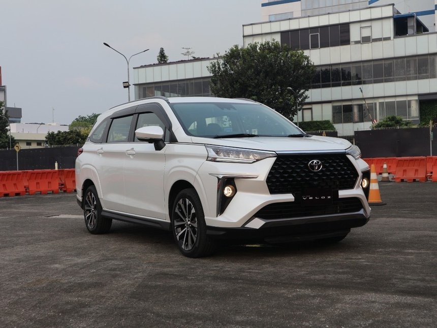 “Xuống tiền” mua Mitsubishi Xpander AT Premium hay Toyota Veloz Cross CVT - Ảnh 6.