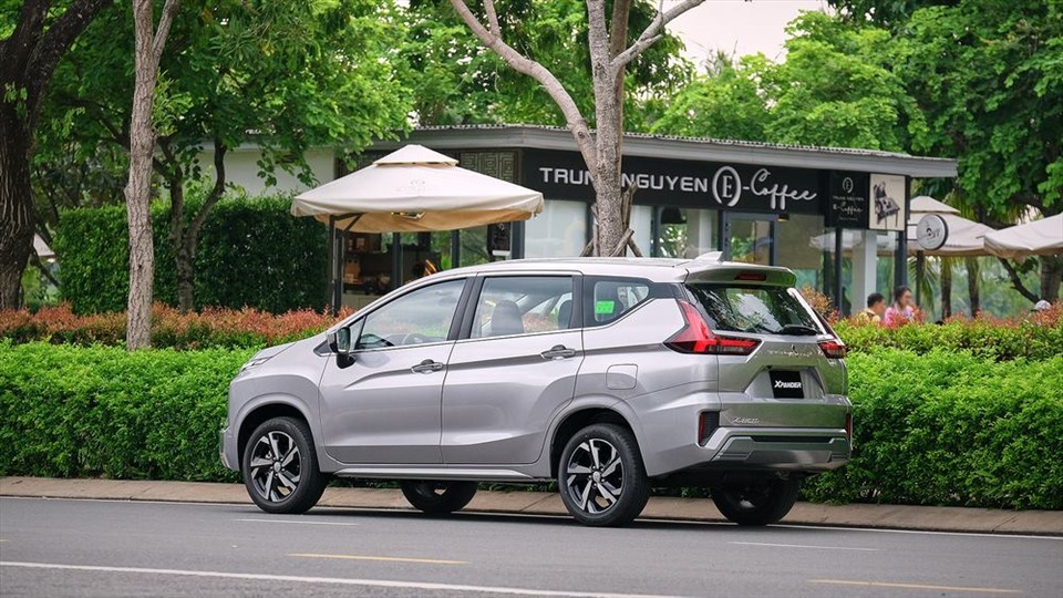 “Xuống tiền” mua Mitsubishi Xpander AT Premium hay Toyota Veloz Cross CVT - Ảnh 5.