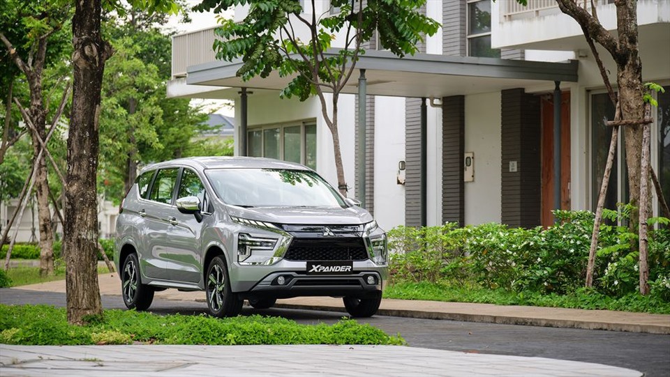 “Xuống tiền” mua Mitsubishi Xpander AT Premium hay Toyota Veloz Cross CVT - Ảnh 4.