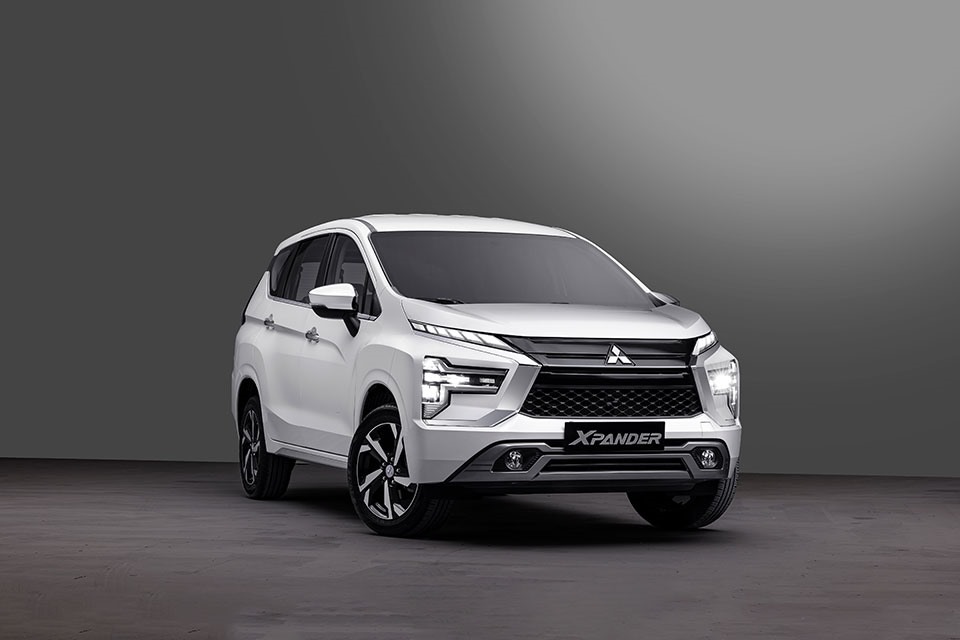 “Xuống tiền” mua Mitsubishi Xpander AT Premium hay Toyota Veloz Cross CVT - Ảnh 2.