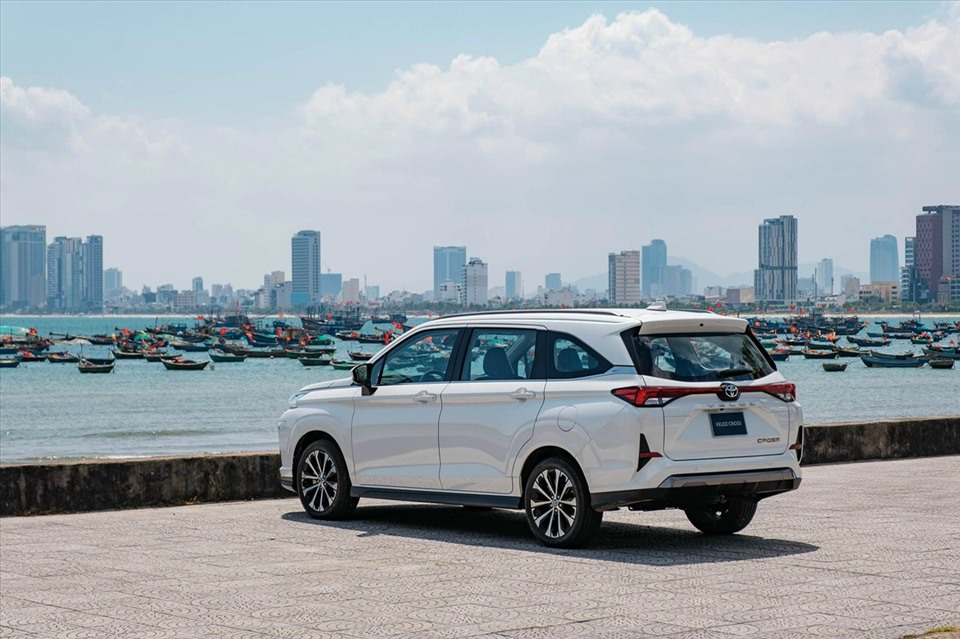 “Xuống tiền” mua Mitsubishi Xpander AT Premium hay Toyota Veloz Cross CVT - Ảnh 7.