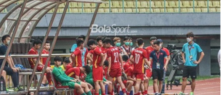 Báo Indonesia &quot;hả hê&quot; khi U19 Việt Nam thua U19 Malaysia - Ảnh 1.