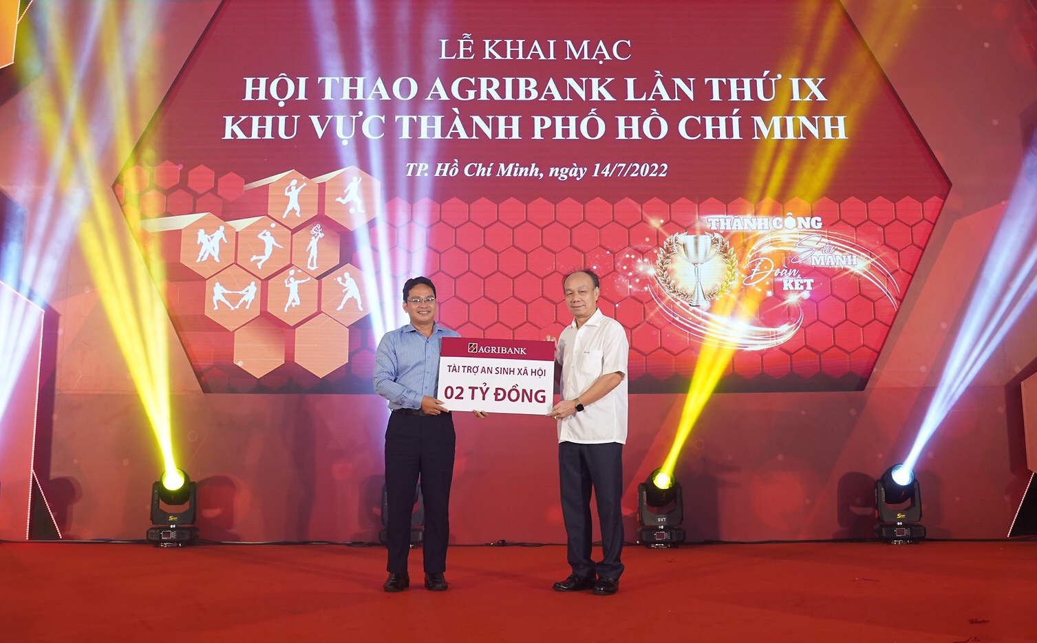 Tưng bừng Lễ Khai mạc Hội thao Agribank lần thứ IX năm 2022 khu vực TP.HCM - Ảnh 1.