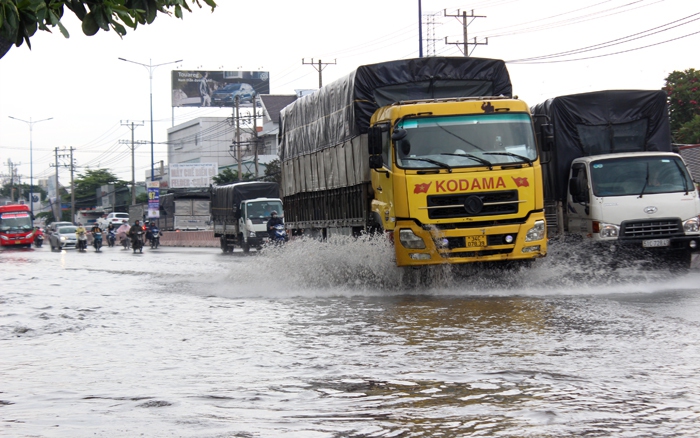 Bình Dương: Cử tri phản ứng Quốc lộ 13 kéo dài tình trạng nhiều điểm ngập nước rất sâu