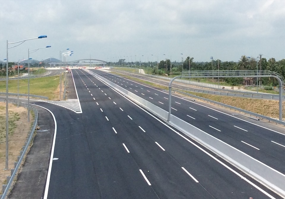 Đẩy nhanh triển khai thực hiện Dự án đường cao tốc Gia Nghĩa - Chơn Thành - Ảnh 1.