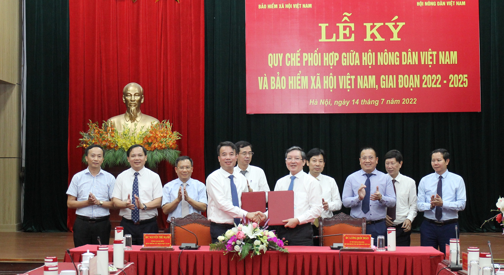 Hội Nông dân Việt Nam và Bảo hiểm xã hội Việt Nam ký quy chế phối hợp giai đoạn 2022-2025 - Ảnh 4.