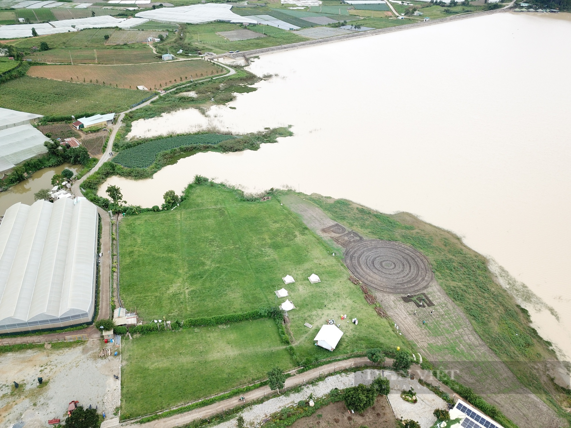 Hồ Próh bị xâm lấn nghiêm trọng, huyện Đơn Dương xác nhận chính xác và sẽ xử lý không có vùng cấm - Ảnh 2.