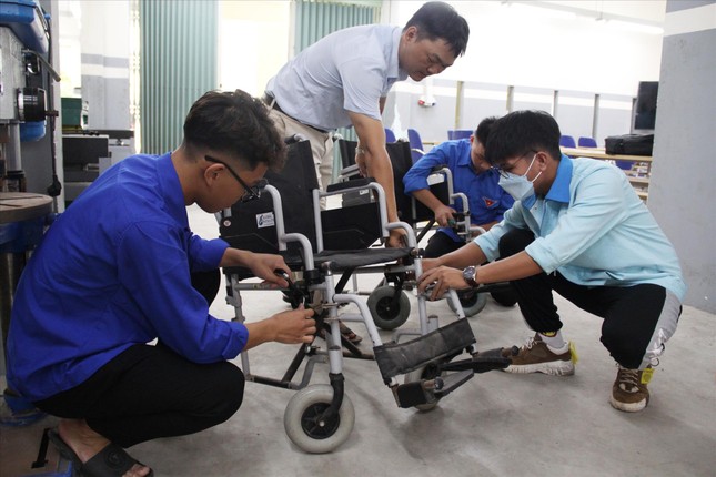 “Xe lăn yêu thương” - Xưởng sửa chữa xe lăn miễn phí ở Đà Nẵng - Ảnh 1.